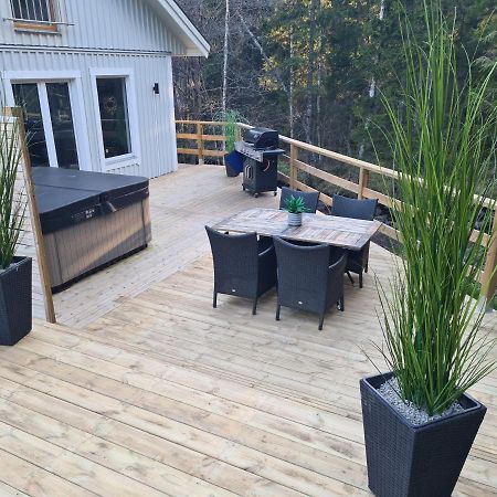 Pinebo Palace Guesthouse Ulricehamn Exterior photo